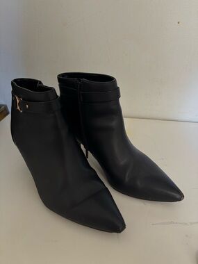 Women's Black Pointed Toe Ankle Boots